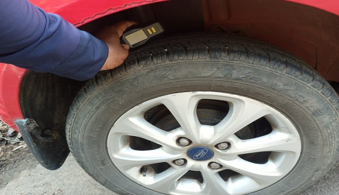 2012 Ford Figo TITANIUM 1.4 DIESEL, Diesel, Manual, 1,29,441 km, tyre