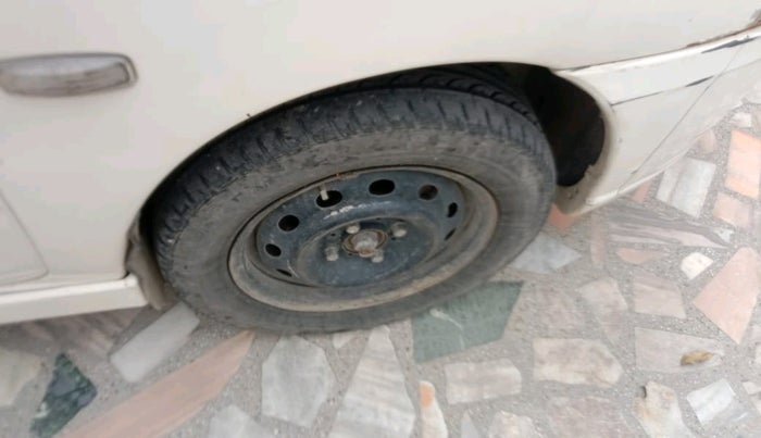 2011 Tata Indigo ECS LX TDI, Diesel, Manual, 99,479 km, tyre