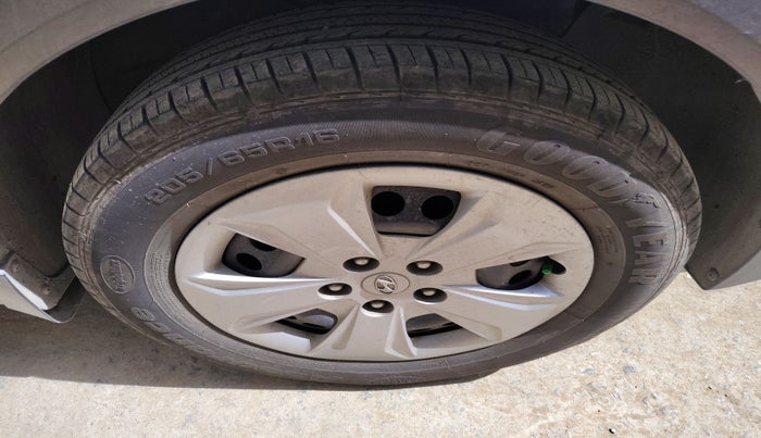 2018 Hyundai Creta E PLUS 1.6 PETROL, Petrol, Manual, 50,681 km, tyre