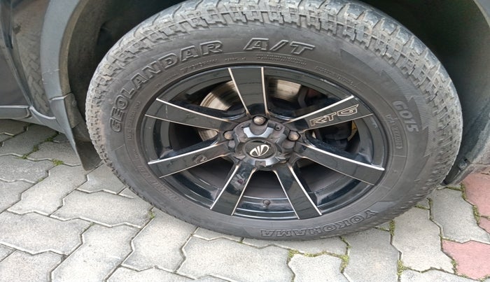 2011 Mahindra XUV500 W6, Diesel, Manual, 1,40,612 km, tyre