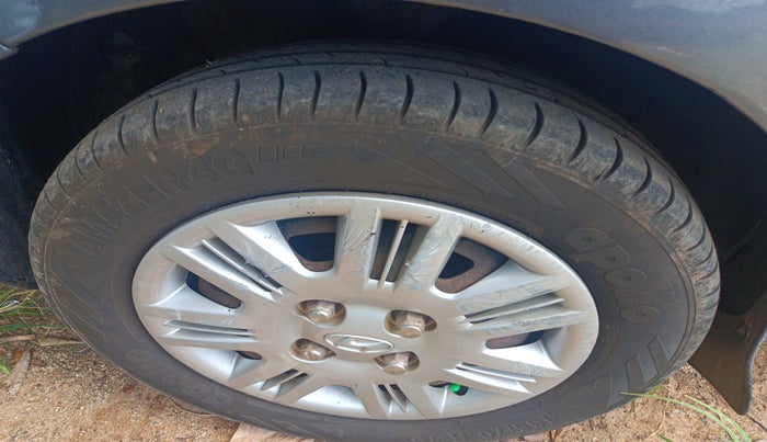 2011 Hyundai Santro Xing GLS PLUS AUDIO, Petrol, Manual, 1,12,285 km, tyre