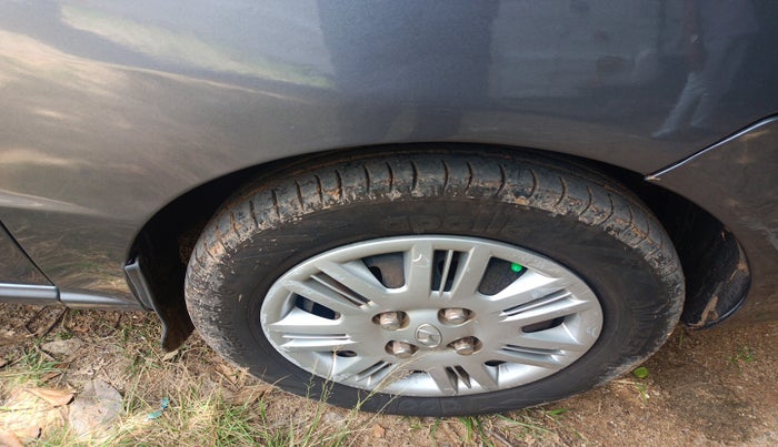 2011 Hyundai Santro Xing GLS PLUS AUDIO, Petrol, Manual, 1,12,285 km, tyre