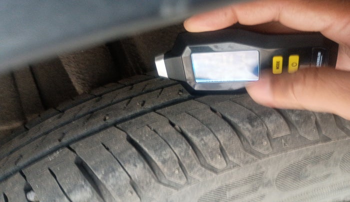 2019 Maruti XL6 ZETA AT, Petrol, Automatic, 55,512 km, tyre