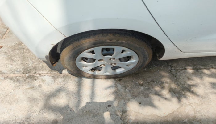 2014 Hyundai Grand i10 MAGNA 1.1 CRDI, Diesel, Manual, 1,68,444 km, tyre