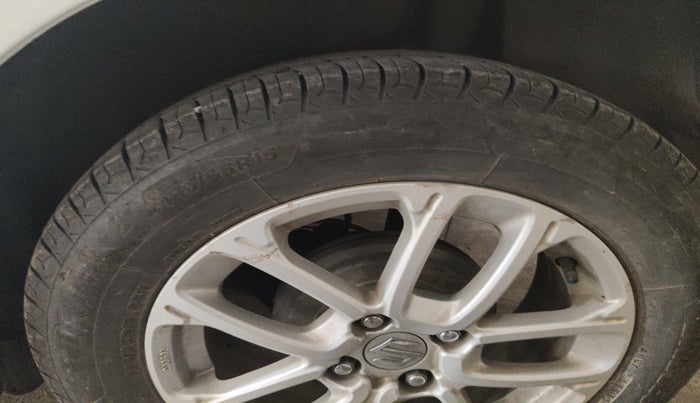 2019 Maruti Swift ZXI, Petrol, Manual, 65,919 km, tyre
