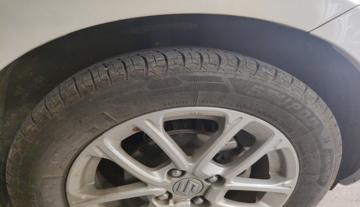 2019 Maruti Swift ZXI, Petrol, Manual, 65,919 km, tyre
