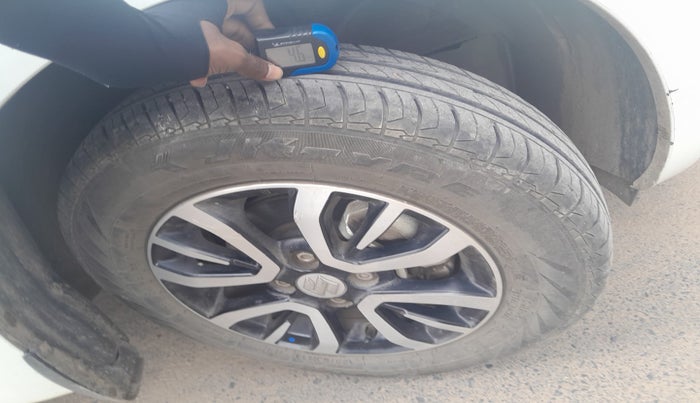 2024 Maruti Swift VXI CNG, Petrol, Manual, 34,159 km, tyre