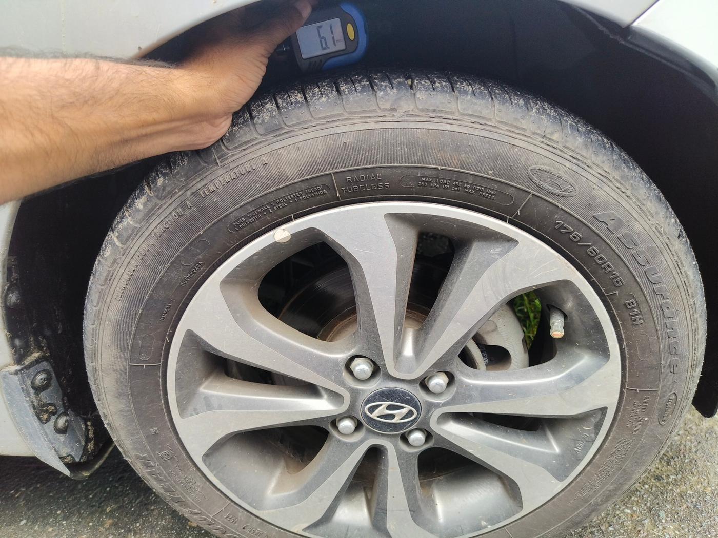 2015 Hyundai Xcent SX 1.2 (O), Petrol, Manual, 38,500 km, tyre