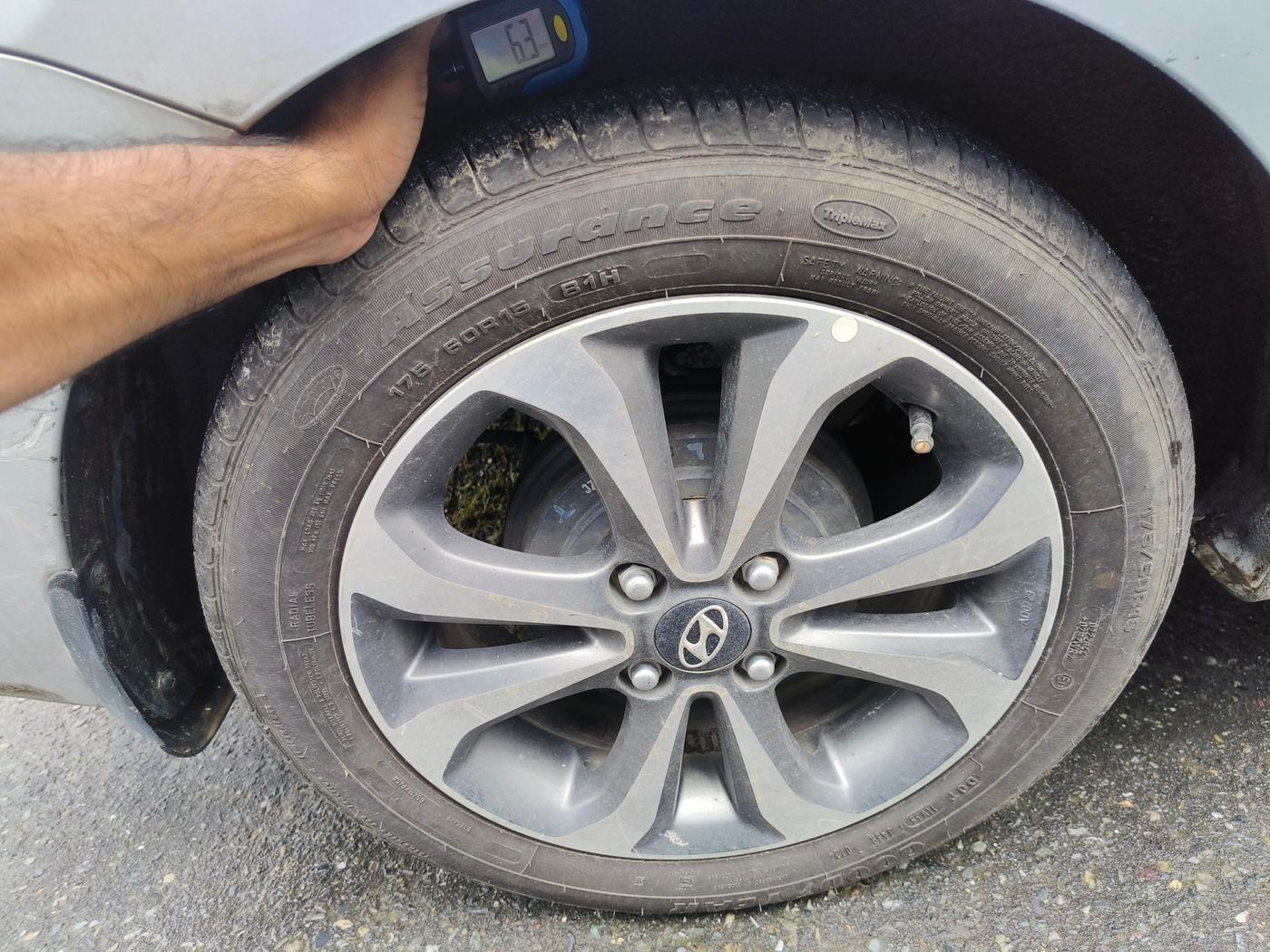 2015 Hyundai Xcent SX 1.2 (O), Petrol, Manual, 38,500 km, tyre