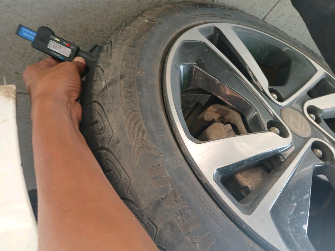 2022 Tata ALTROZ XZ DIESEL, Diesel, Manual, 51,095 km, tyre