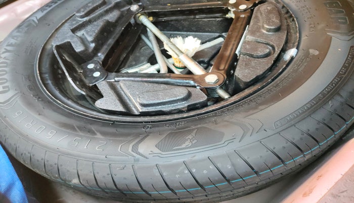 2018 Tata NEXON XZA PLUS PETROL DUAL TONE, Petrol, Automatic, 37,580 km, tyre