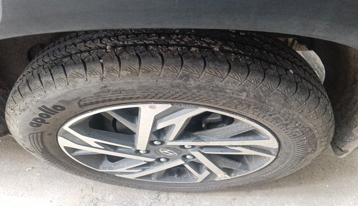 2024 Hyundai Creta E 1.5 PETROL, Petrol, Manual, 42,197 km, tyre