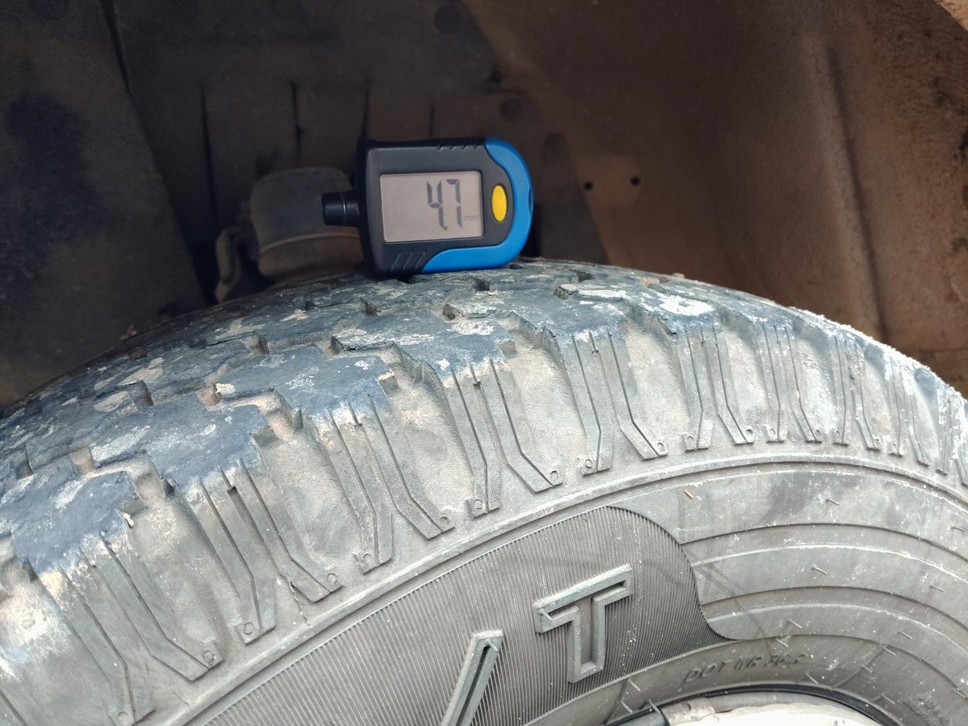 2012 Mahindra Bolero ZLX BS IV, Diesel, Manual, 1,92,022 km, tyre