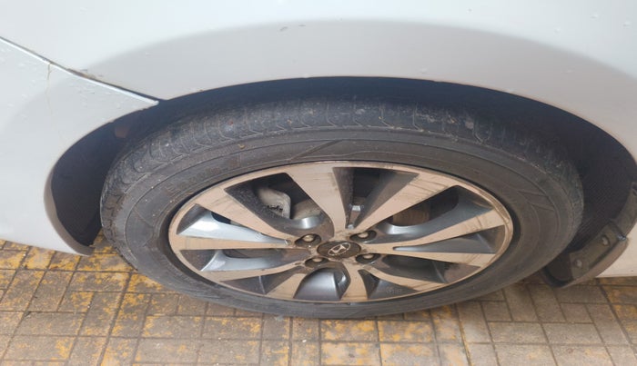 2015 Hyundai Verna FLUIDIC 1.6 CRDI SX AT, Diesel, Automatic, 2,33,237 km, tyre