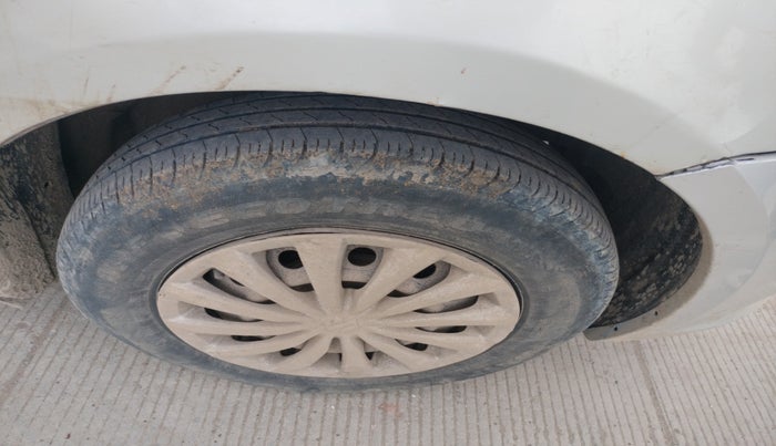 2016 Maruti Swift Dzire VDI, Diesel, Manual, 1,79,036 km, tyre