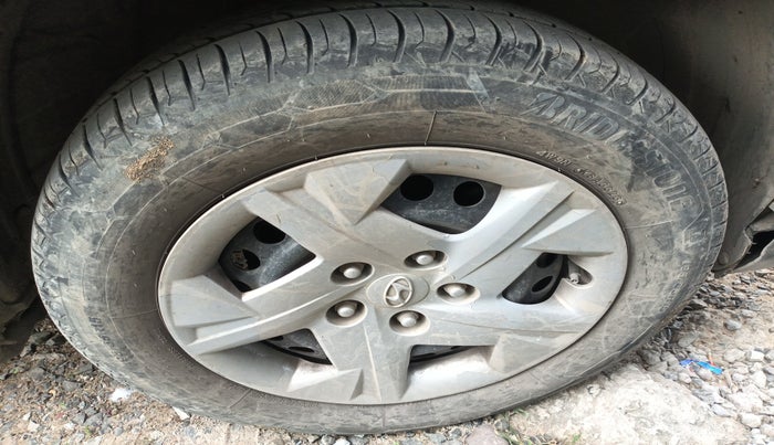 2020 Hyundai VENUE S 1.2, Petrol, Manual, 88,094 km, tyre