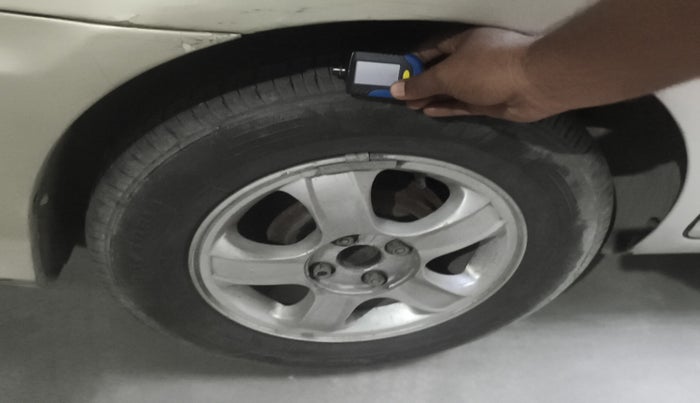 2010 Hyundai Verna TRANSFORM 1.5 SX CRDI, Diesel, Manual, 1,20,572 km, tyre
