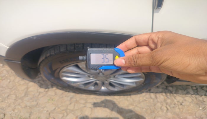 2017 Maruti S Cross ZETA 1.3, Diesel, Manual, 68,427 km, tyre