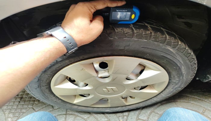 2014 Maruti Wagon R 1.0 LXI CNG, Petrol, Manual, 45,393 km, tyre