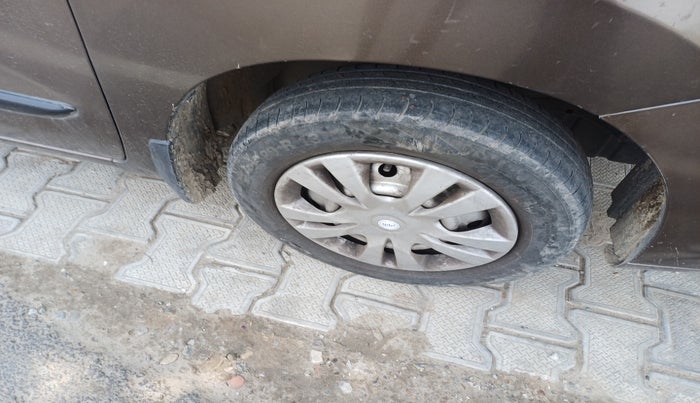 2010 Maruti Wagon R 1.0 LXI, Petrol, Manual, 90,674 km, tyre