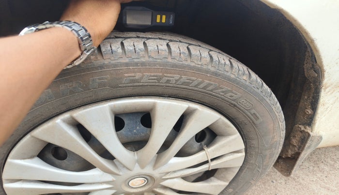 2018 Toyota YARIS G MT, Petrol, Manual, 1,05,145 km, tyre