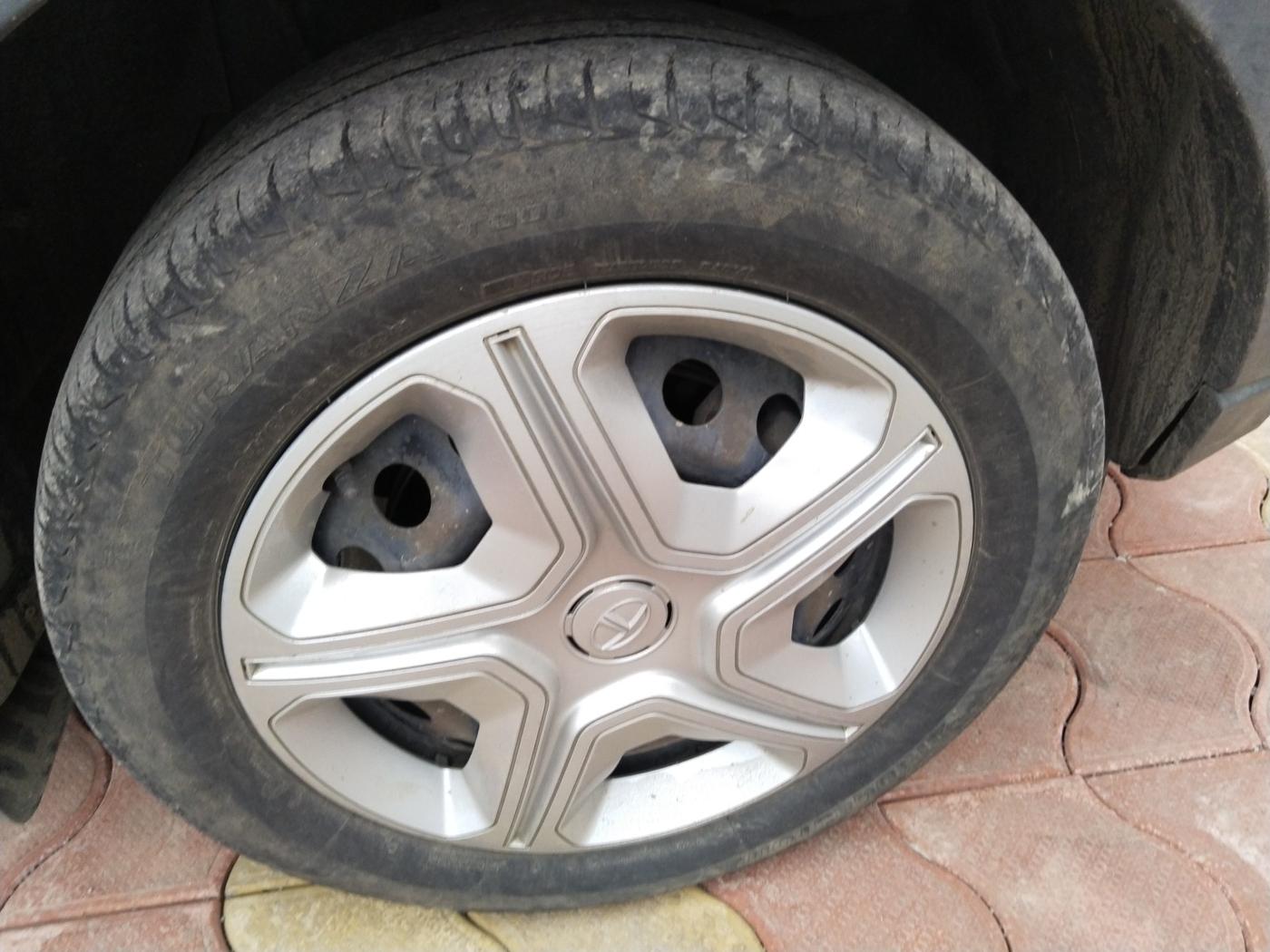 2022 Tata NEXON XM SUNROOF PETROL, Petrol, Manual, 64,870 km, tyre