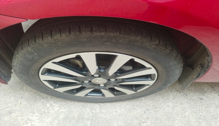 2019 Toyota Etios Liva V, Petrol, Manual, 26,894 km, tyre