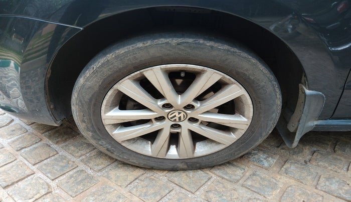 2016 Volkswagen Polo GT TSI AT, Petrol, Automatic, 40,868 km, tyre