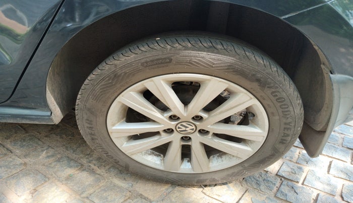 2016 Volkswagen Polo GT TSI AT, Petrol, Automatic, 40,868 km, tyre