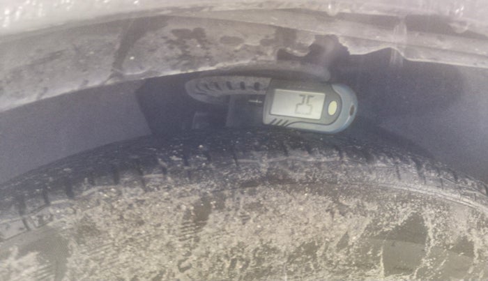 2011 Volkswagen Polo TRENDLINE 1.2L DIESEL, Diesel, Manual, 66,910 km, tyre