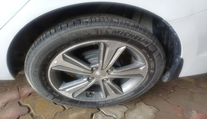 2017 Hyundai Verna 1.6 VTVT SX O, Petrol, Manual, 73,005 km, tyre