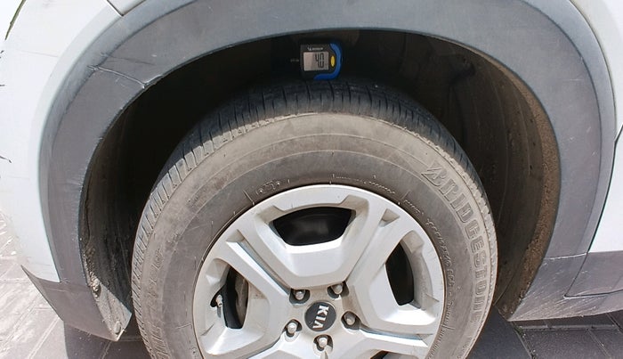 2020 KIA SONET HTK PLUS 1.5, Diesel, Manual, 1,40,318 km, tyre
