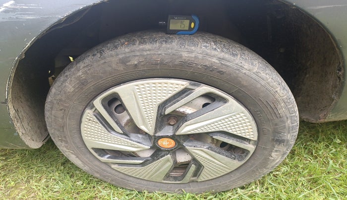 2016 Tata Indica V2 LS DIESEL, Diesel, Manual, 1,03,023 km, tyre