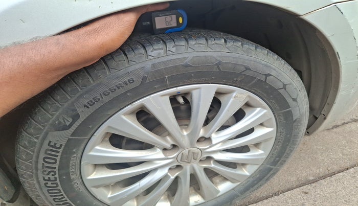 2015 Maruti Ciaz ZXI AT, Petrol, Automatic, 64,647 km, tyre