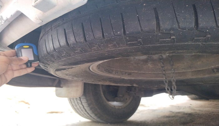 2012 Toyota Fortuner 3.0 4X2 AT, Diesel, Automatic, 2,02,547 km, tyre