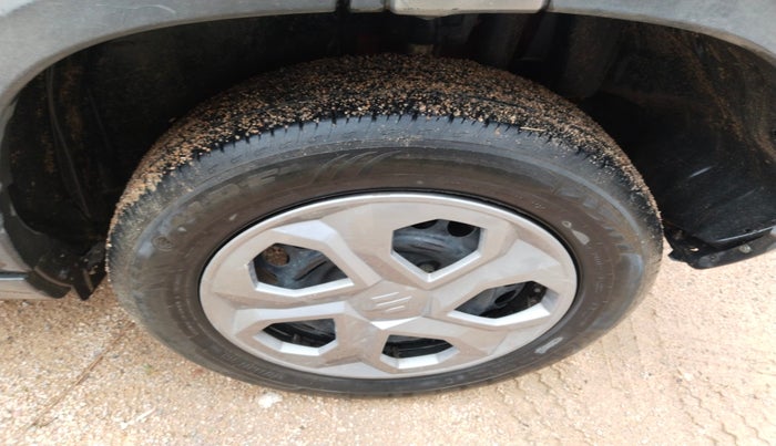 2024 Maruti BREZZA LXI, Petrol, Manual, 33,291 km, tyre