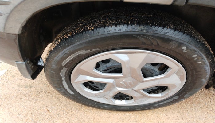 2024 Maruti BREZZA LXI, Petrol, Manual, 33,291 km, tyre