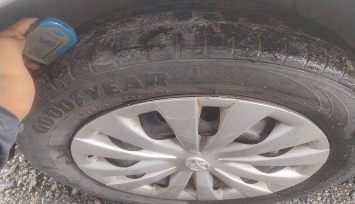 2011 Toyota Etios G, Petrol, Manual, 63,920 km, tyre