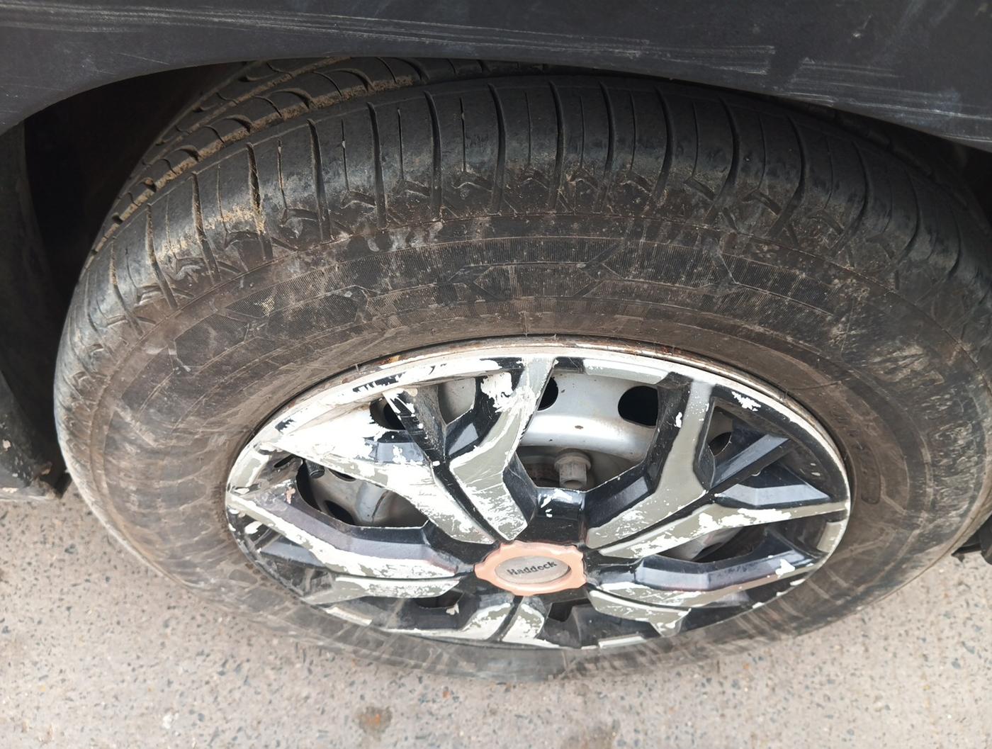 2018 Mahindra KUV 100 NXT K2 P 6 STR, Petrol, Manual, 27,730 km, tyre