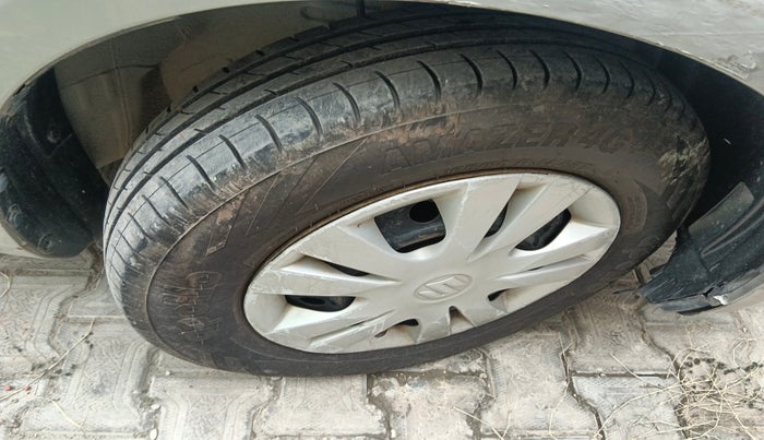 2012 Maruti Swift Dzire VDI, Diesel, Manual, 2,01,626 km, tyre