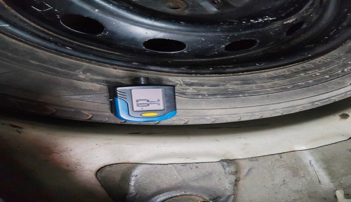 2012 Maruti Ritz VXI, Petrol, Manual, 75,995 km, tyre