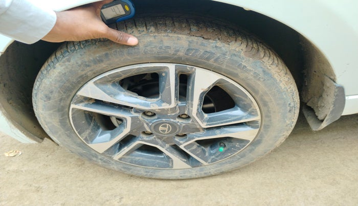 2022 Tata Tiago XZA PLUS PETROL, Petrol, Automatic, 21,698 km, tyre