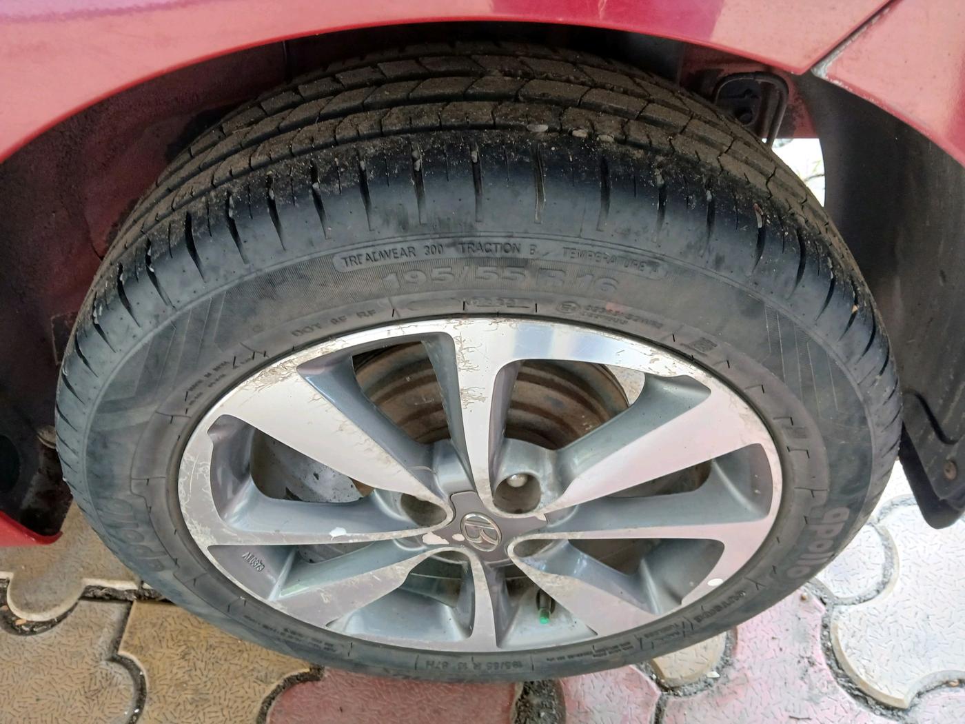 2015 Hyundai Elite i20 ASTA 1.4 CRDI, Diesel, Manual, 1,09,890 km, tyre