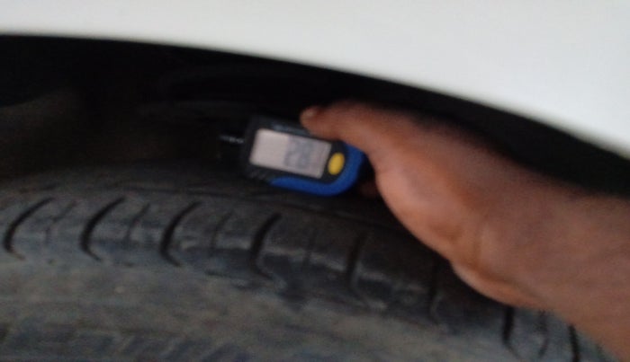 2019 Maruti Ertiga VXI CNG, Petrol, Manual, 83,798 km, tyre