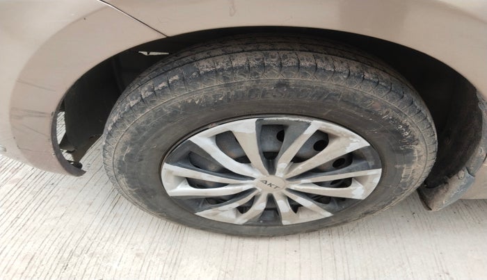 2017 Maruti Dzire VDI AMT, Diesel, Automatic, 2,18,718 km, tyre