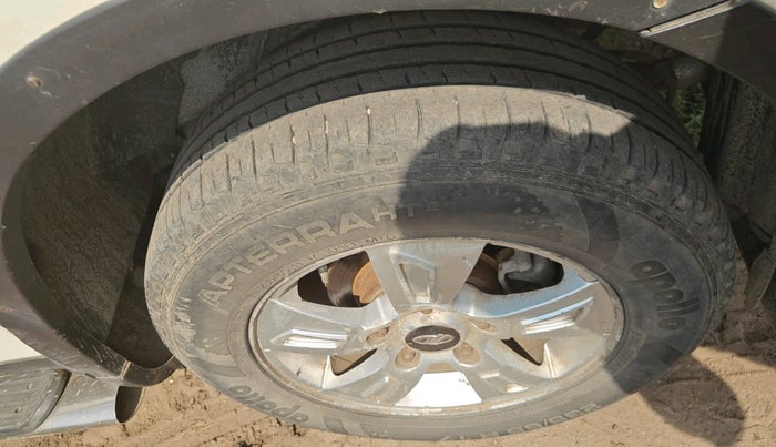 2012 Mahindra XUV500 W8, Diesel, Manual, 3,47,105 km, tyre