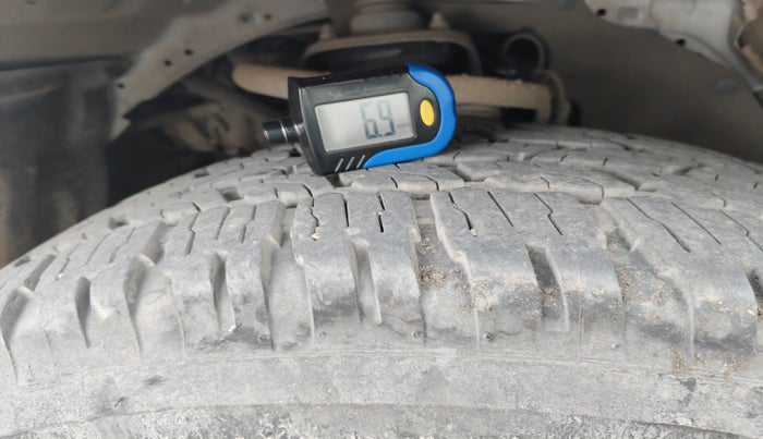 2014 Toyota Fortuner 3.0 4X2 AT, Diesel, Automatic, 2,41,088 km, tyre