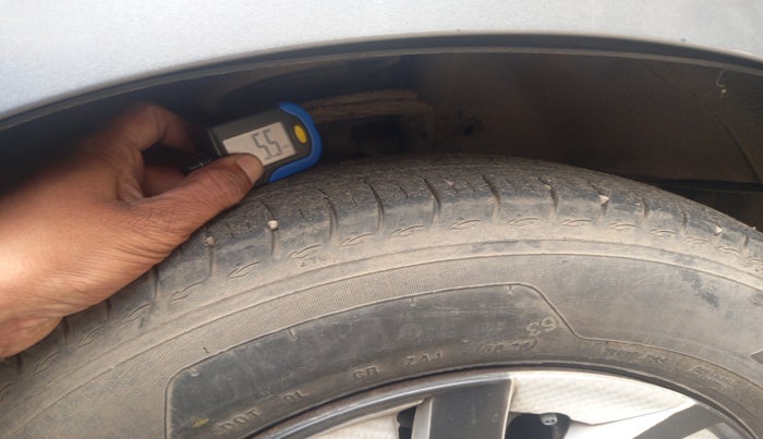 2010 Maruti Ritz LXI, Petrol, Manual, 1,01,329 km, tyre