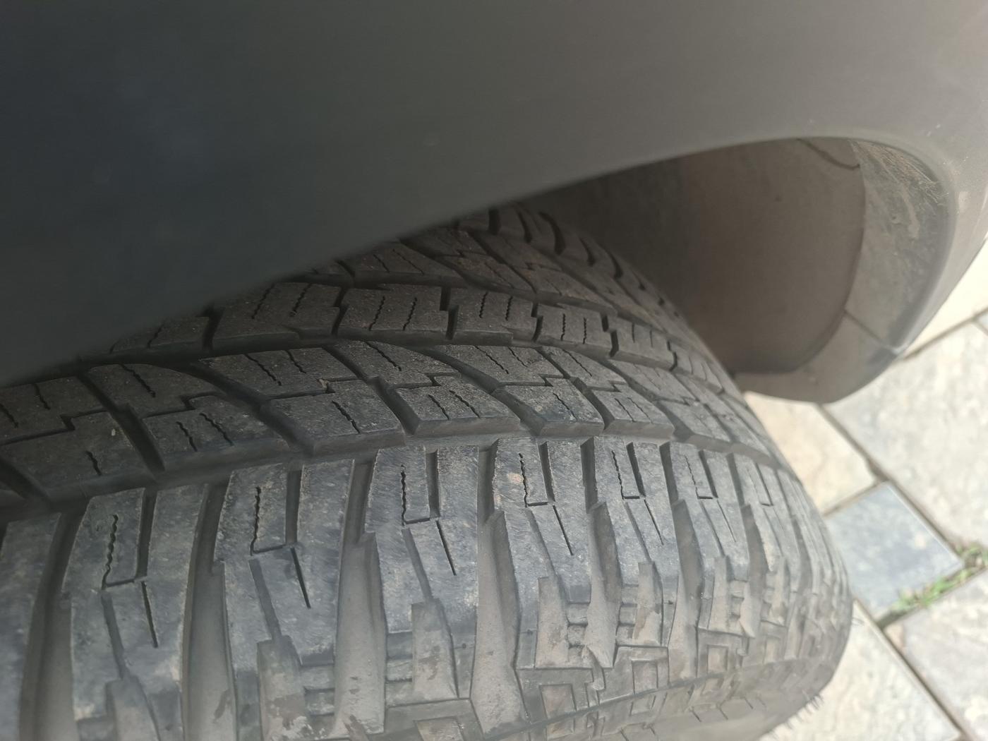 2022 Tata Safari XT PLUS, Diesel, Manual, 1,04,059 km, tyre