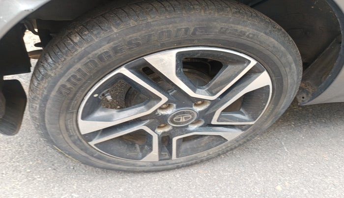 2019 Tata Tiago XZA PLUS PETROL, Petrol, Automatic, 36,764 km, tyre